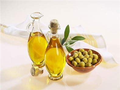 Một số phương pháp trị thâm mụn bằng dầu oliu