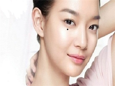 Cách tẩy mụn ruồi đơn giản hiệu quả tại nhà