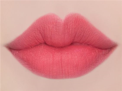 Phun môi màu đẹp cực kỳ tự nhiên